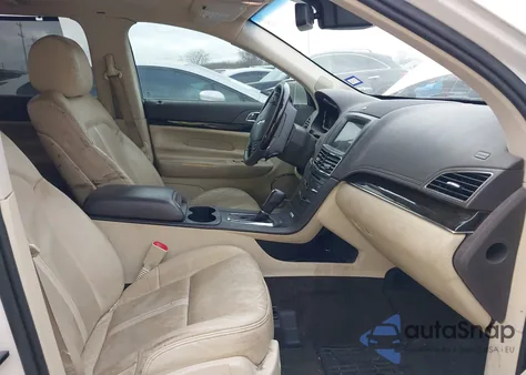 2019 Lincoln Mkt Reserve z USA, uszkodzony, nr VIN 2LMHJ5AT2KBL01358